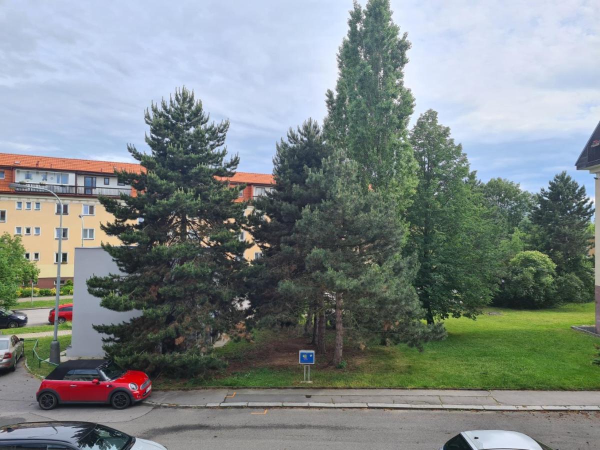 Airport Rooms Praag Buitenkant foto