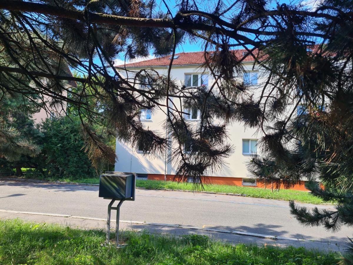 Airport Rooms Praag Buitenkant foto