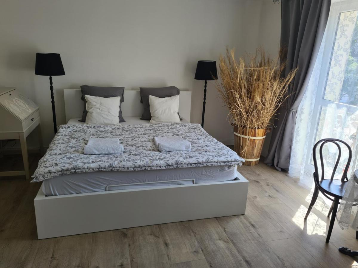 Airport Rooms Praag Buitenkant foto